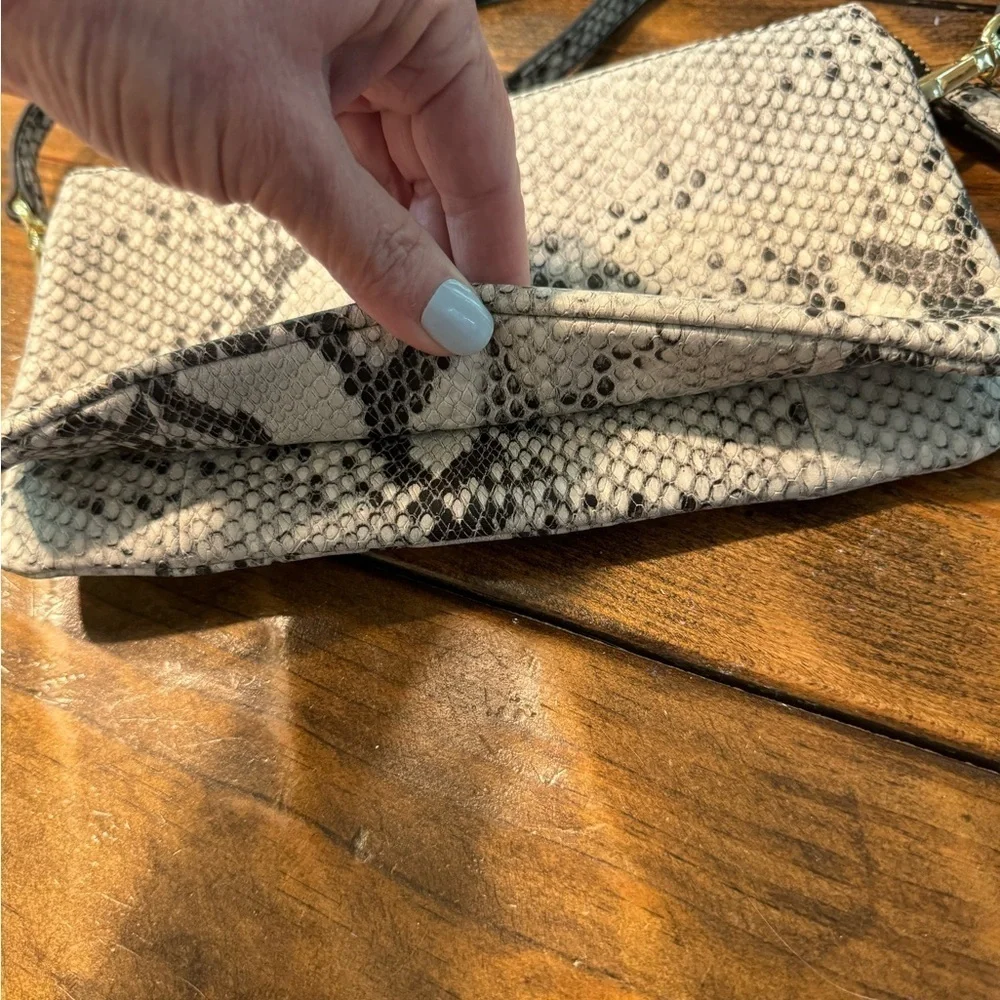 GILI leather snake print crossbody bag or clutch. Gray/white gold trim zip top